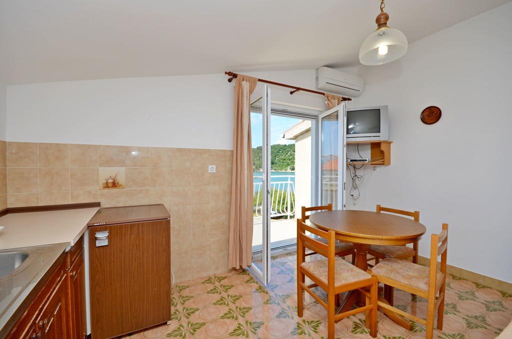 Apartments Vila Punta Jadrtovac Екстер'єр фото