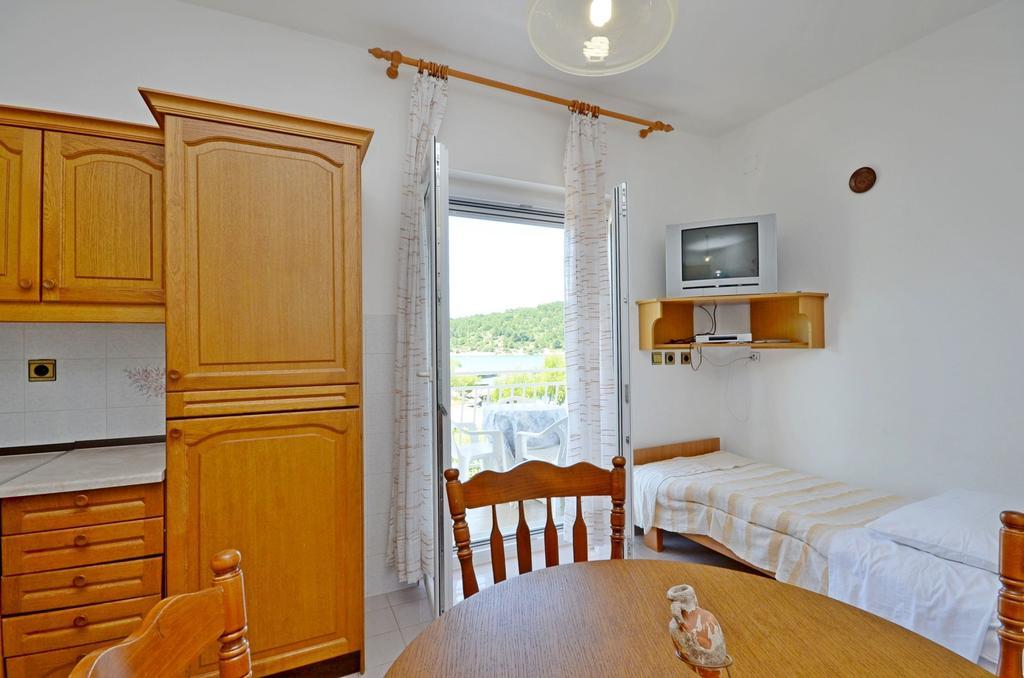 Apartments Vila Punta Jadrtovac Екстер'єр фото