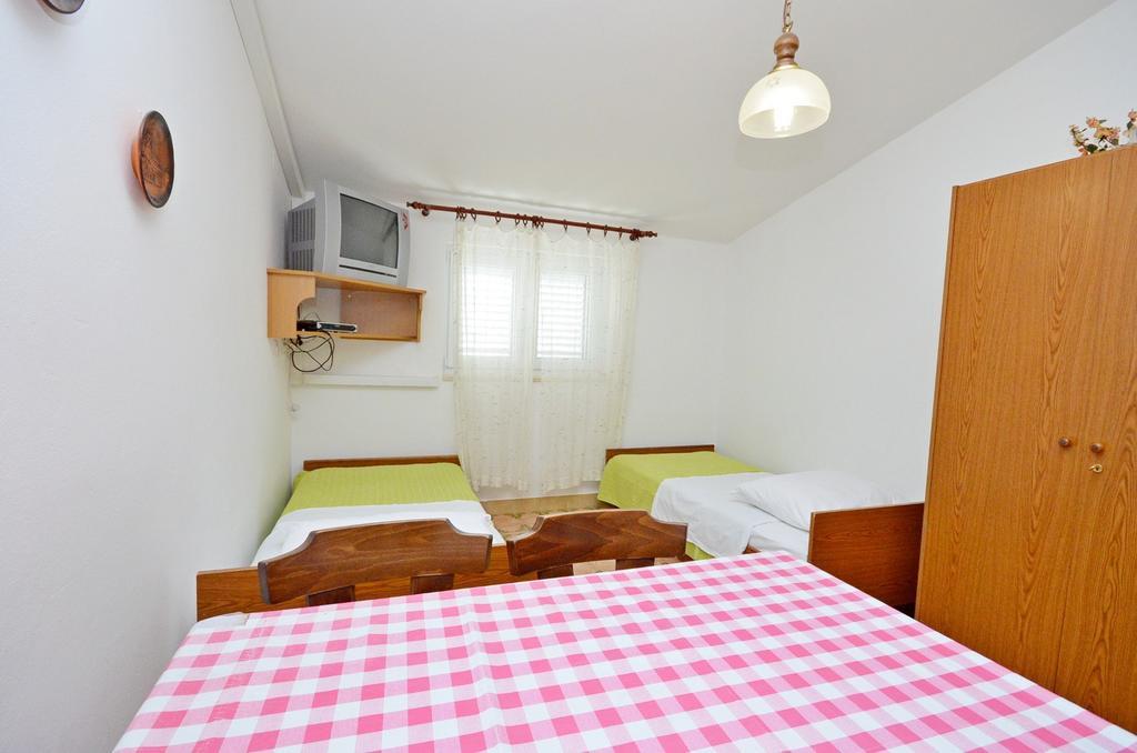 Apartments Vila Punta Jadrtovac Екстер'єр фото