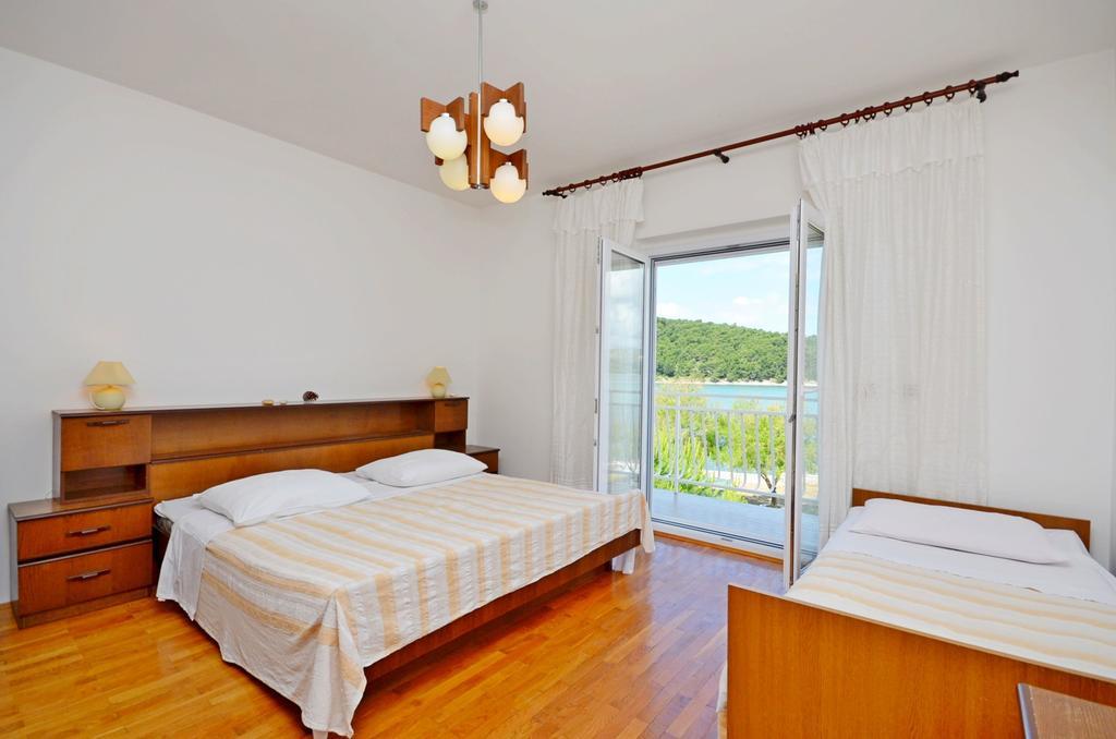 Apartments Vila Punta Jadrtovac Екстер'єр фото