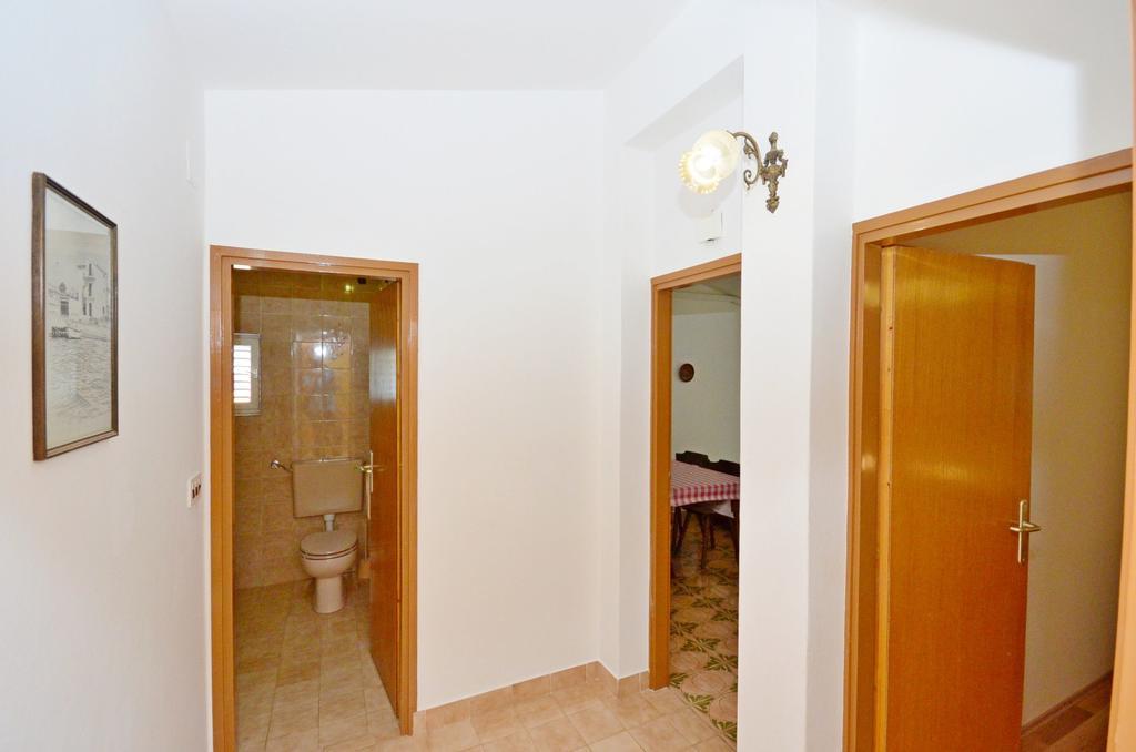 Apartments Vila Punta Jadrtovac Екстер'єр фото