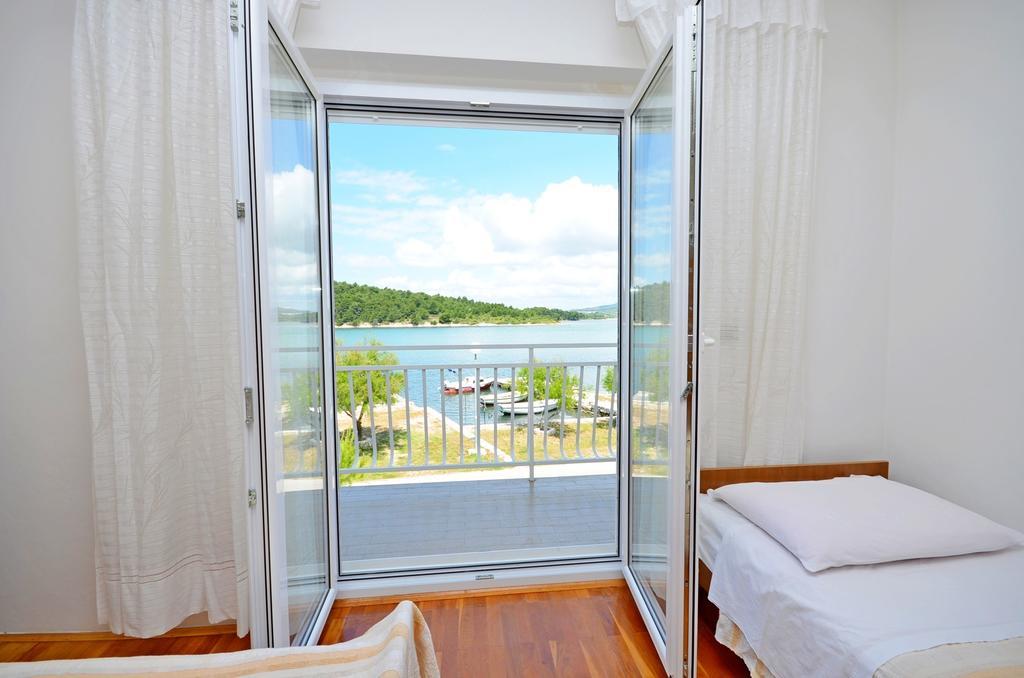 Apartments Vila Punta Jadrtovac Екстер'єр фото