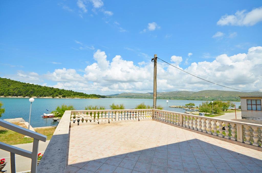 Apartments Vila Punta Jadrtovac Екстер'єр фото